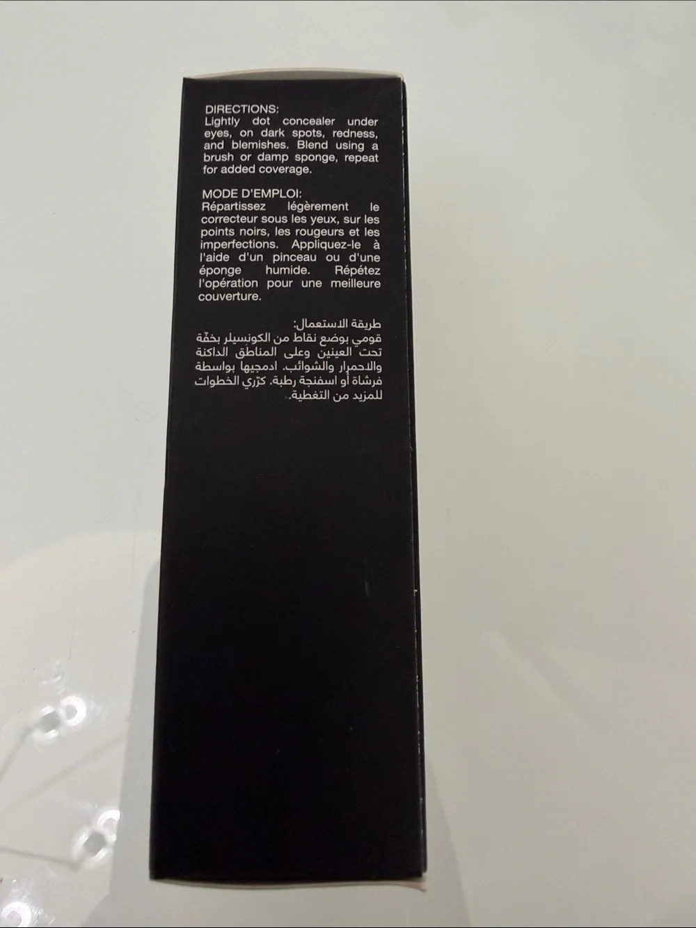 HUDA BEAUTY Faux Filter Luminous Matte concealer